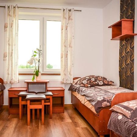 Osrodek Wczasowo-Kolonijny Bazylak Rewal Bed & Breakfast Bagian luar foto
