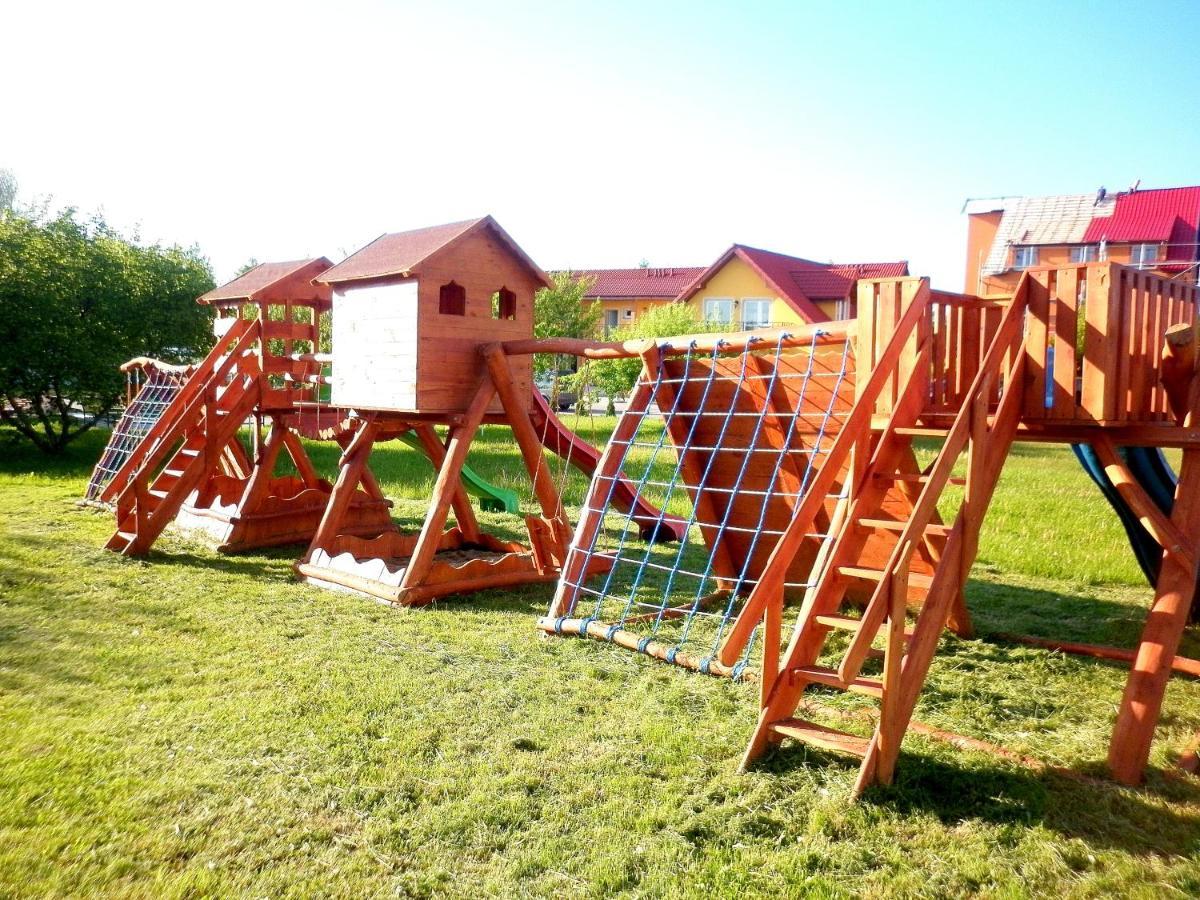 Osrodek Wczasowo-Kolonijny Bazylak Rewal Bed & Breakfast Bagian luar foto