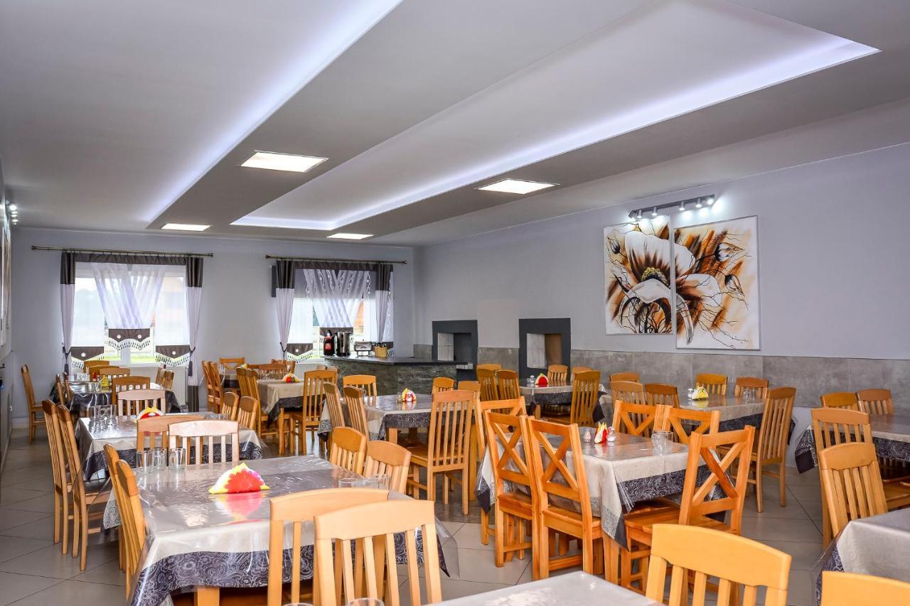 Osrodek Wczasowo-Kolonijny Bazylak Rewal Bed & Breakfast Bagian luar foto